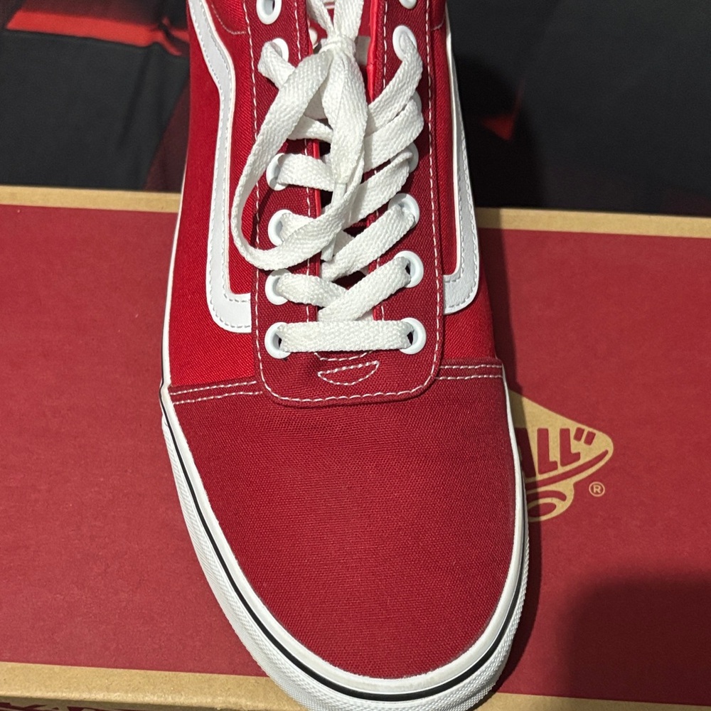 Vans - Picture 6 of 6